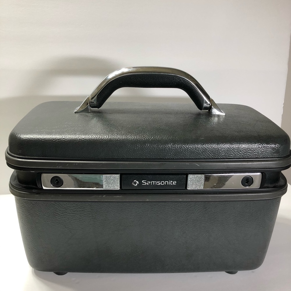 Vtg Samsonite Silhouette 4 Hard Suit Case Gray KEY